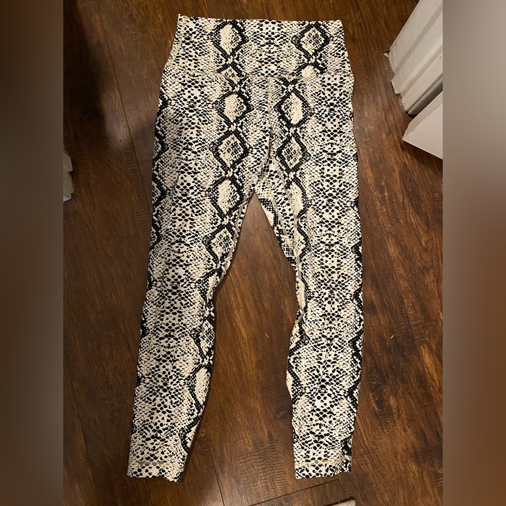 Hey Nut workout leggings size small (4/6)